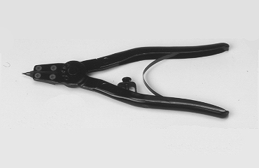 Ｃ形（穴用）プライヤー